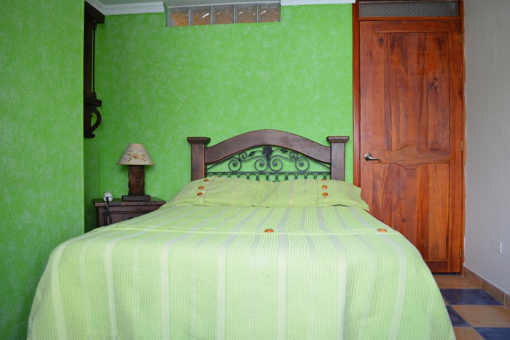 Hotel Casa Colonial Santa Rosa De Cabal Værelse billede