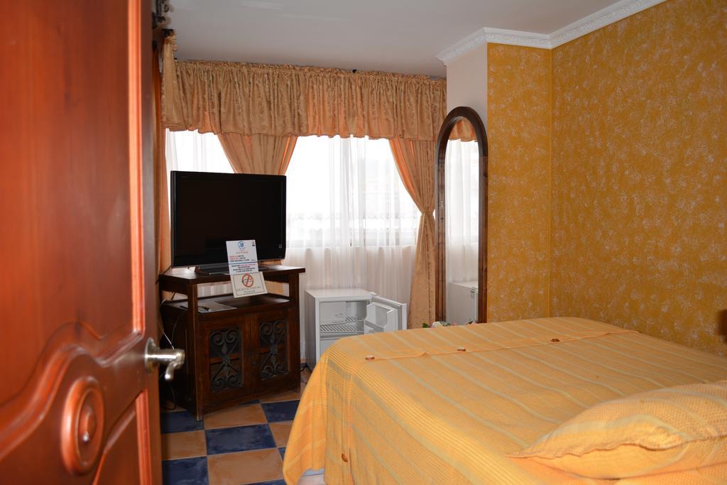 Hotel Casa Colonial Santa Rosa De Cabal Værelse billede