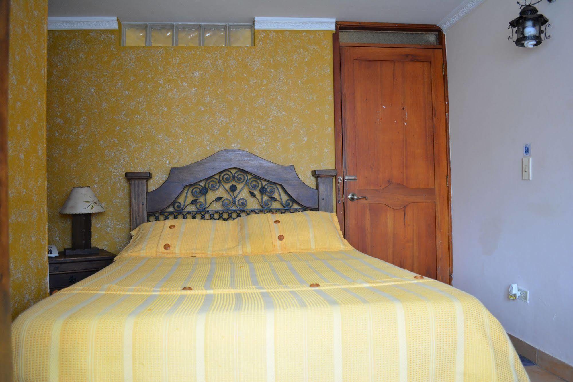 Hotel Casa Colonial Santa Rosa De Cabal Eksteriør billede